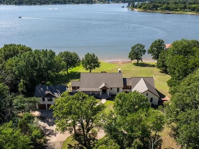House for sale in Henderson, Texas