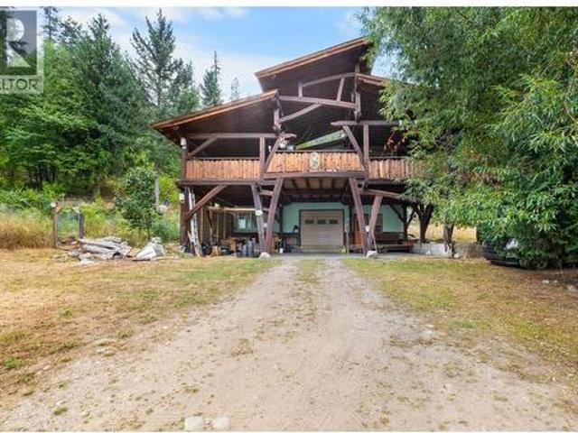 House for sale in Sirdar, British Columbia