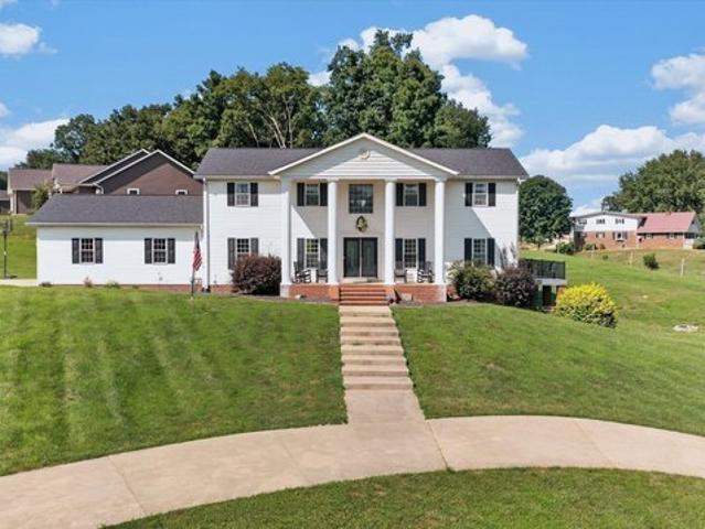 House for sale in Loogootee, Indiana