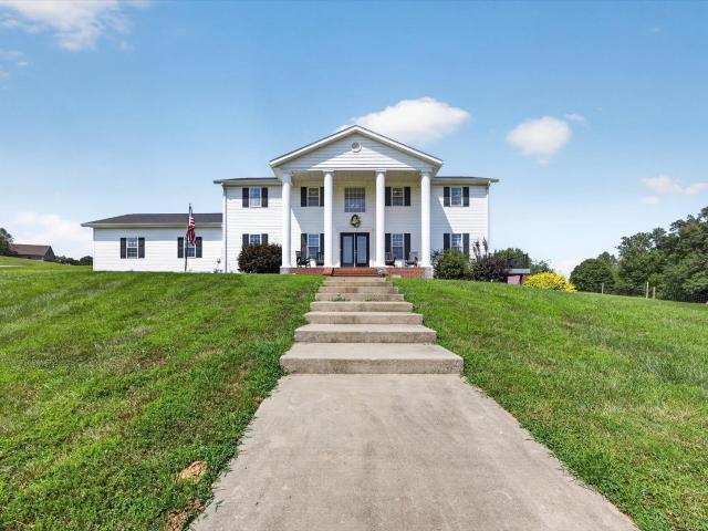 House for sale in Loogootee, Indiana
