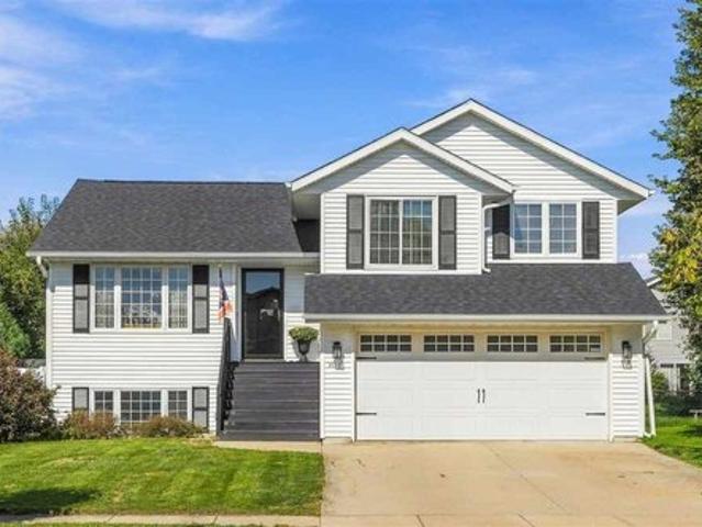 House for sale in South Pointe, Iowa City