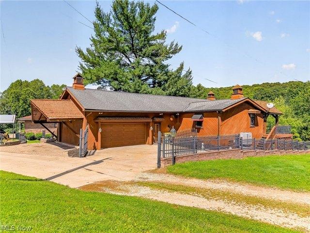 House for sale in Dellroy, Ohio