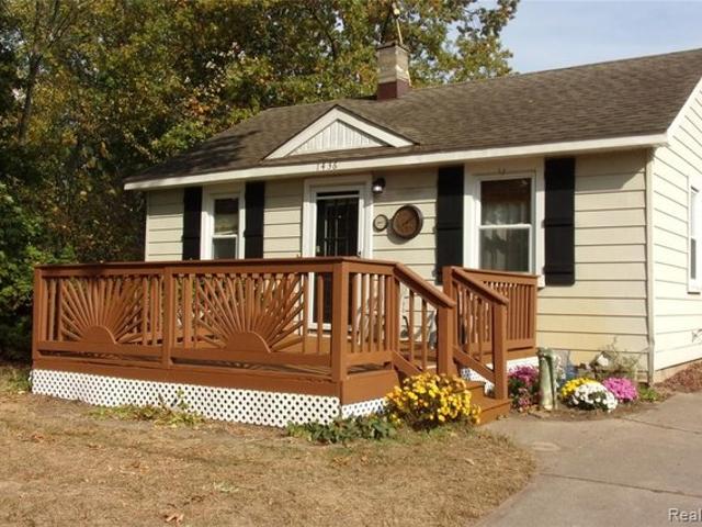 House for sale in Wixom, Michigan