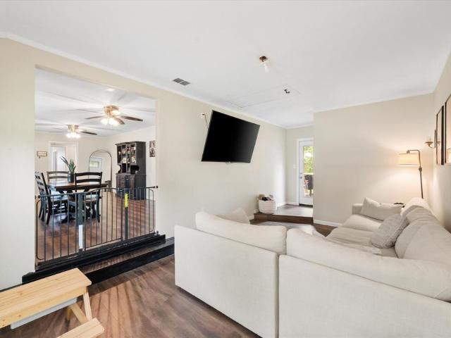 House for sale in Navarro, Texas