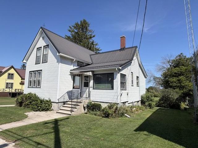 House for sale in Two Rivers, Manitowoc County
