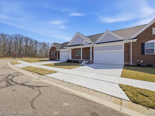 Condo for sale in Lapeer, Michigan