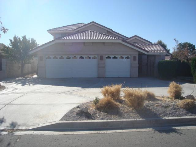 House for sale in Silver Lakes, Helendale