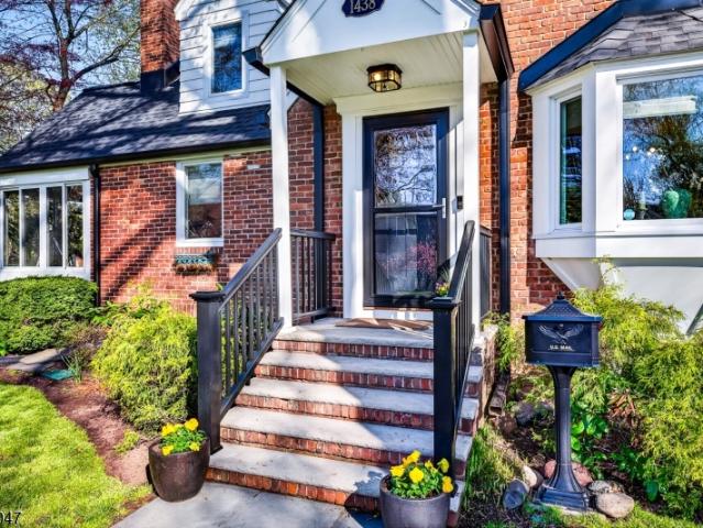 House for sale in Mountainside, New Jersey