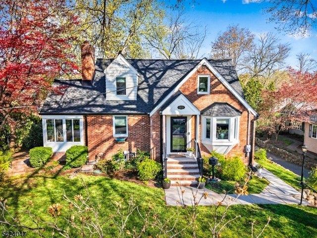 House for sale in Mountainside, New Jersey