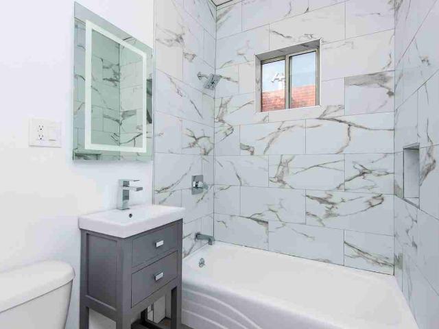 Apartment for rent in Canoga Park, California