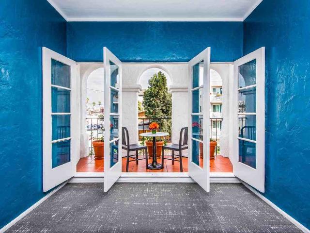 Apartment for rent in Canoga Park, California
