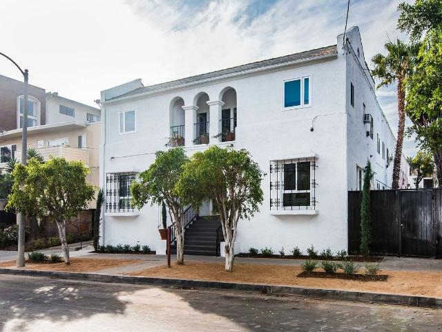 Apartment for rent in Canoga Park, California