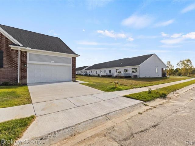 Condo for sale in Lapeer, Lapeer County