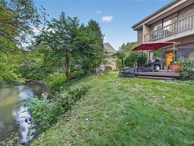 Townhouse for sale in Rochester Hills, Michigan