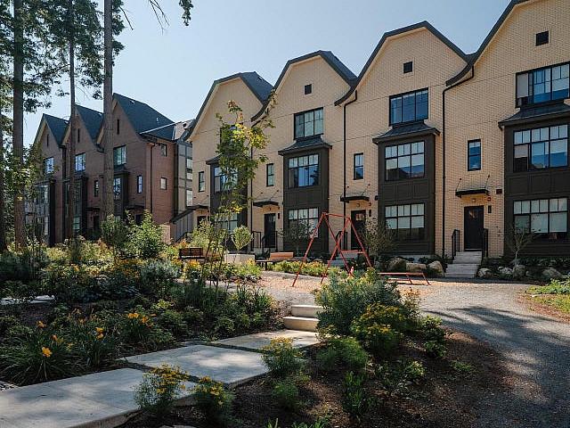 Condo for sale in Surrey, British Columbia