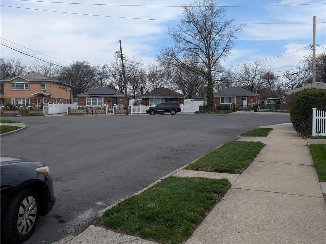 House for sale in Queens, Arverne