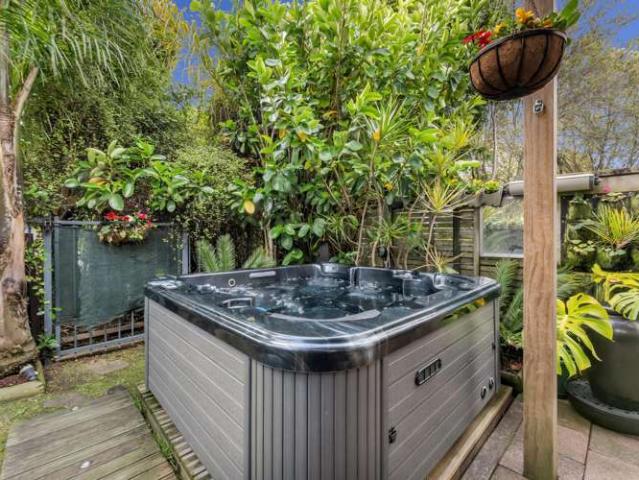 House for sale in New Lynn, Whau