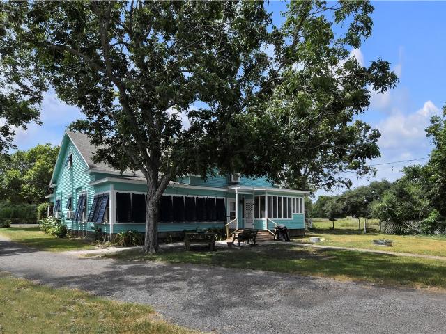 House for sale in Tivoli, Refugio County