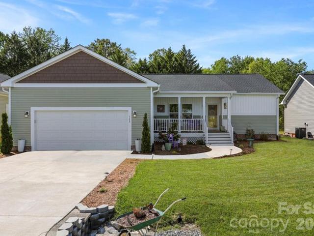 House for sale in Hendersonville, North Carolina