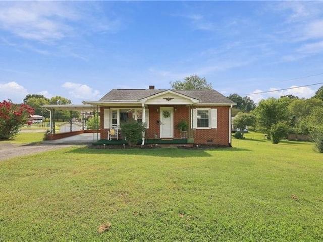 House for sale in Mount Airy, Surry County