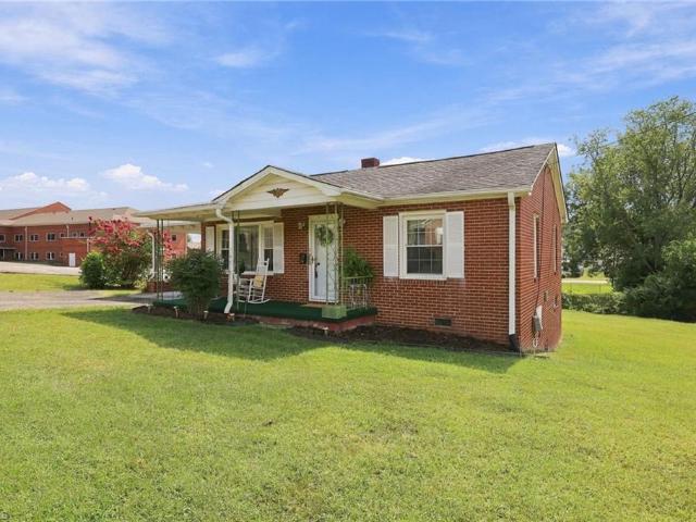 House for sale in Toast, Mount Airy