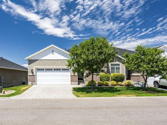 Townhouse for sale in Cache, Utah