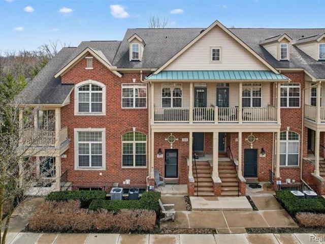 Townhouse for sale in Walled Lake, Michigan