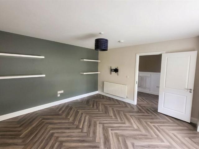 Apartment to rent in Loch Garman, North Tipperary