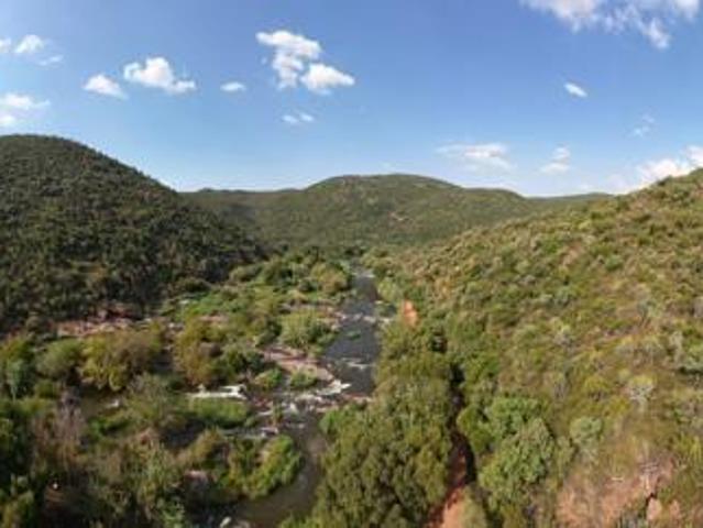 Farm for sale in Hartbeespoort Dam Nature Reserve, North West