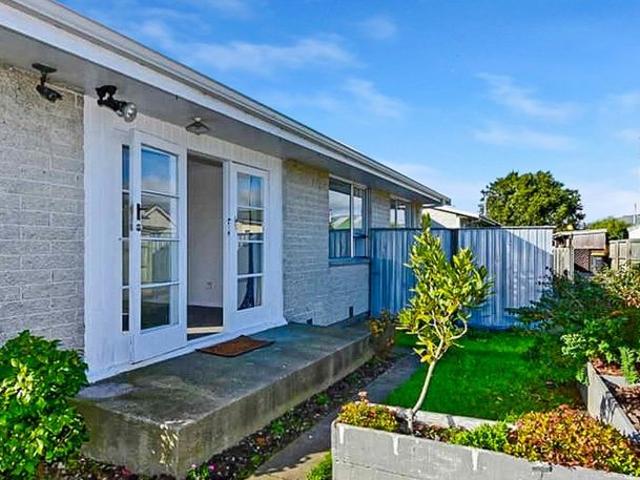 Apartment for rent in Chaslands, Canterbury