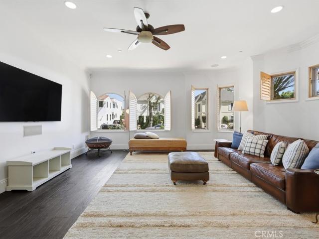 Condo for sale in Beverly Hills, California