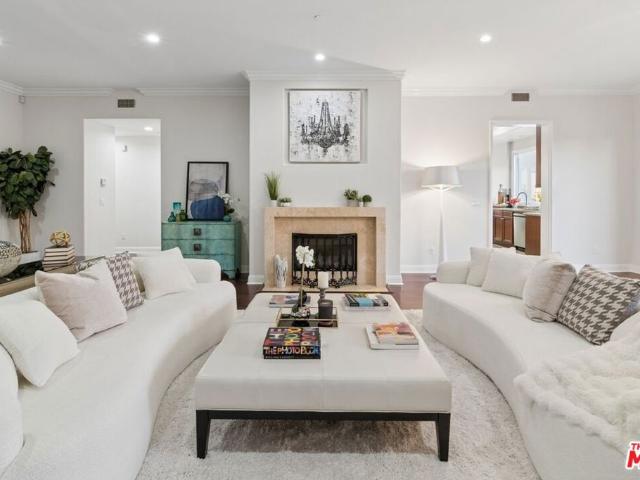 Condo for sale in Beverly Hills, Los Angeles County