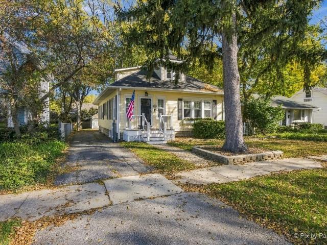 House for sale in Barrington, Lake County