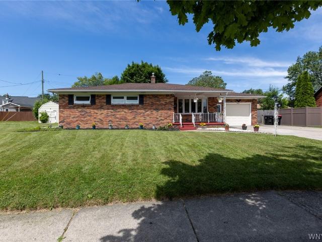 House for sale in Bowmansville, New York