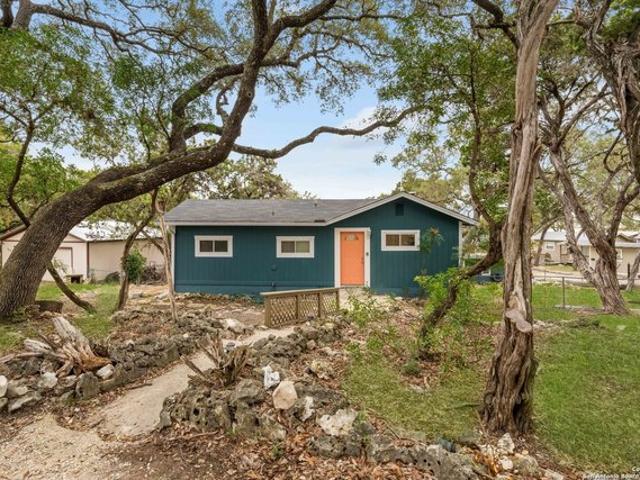 House for sale in Pipe Creek, Texas