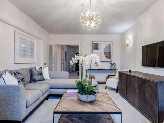 Apartment for rent in St. John's Wood, Greater London