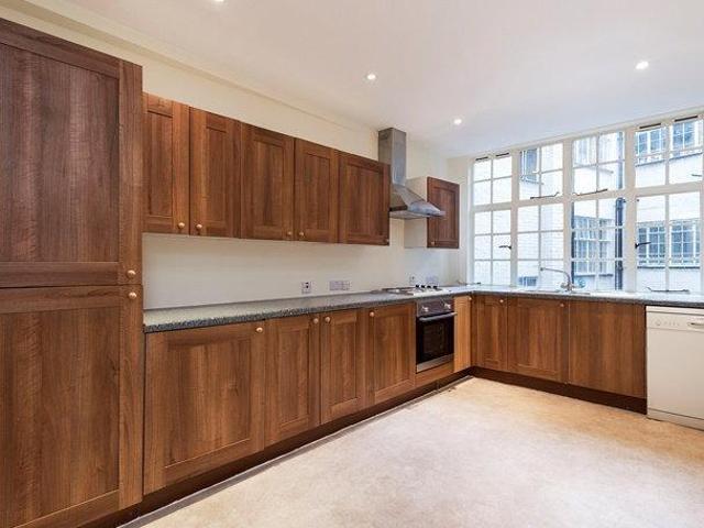 Apartment for rent in St. John's Wood, Greater London