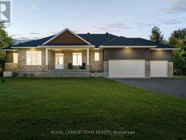 House for sale in Renfrew, Ontario