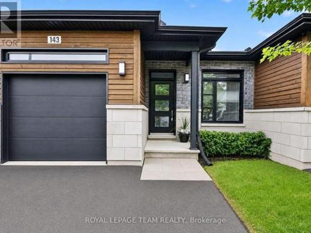 House for sale in Russell, Ontario