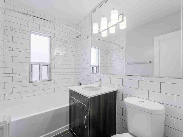 Apartment for rent in Etobicoke—Lakeshore, Toronto