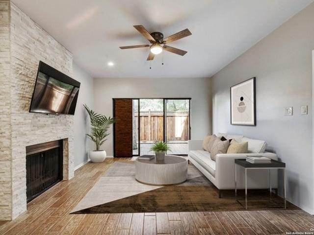 Townhouse for sale in Leesville, Texas