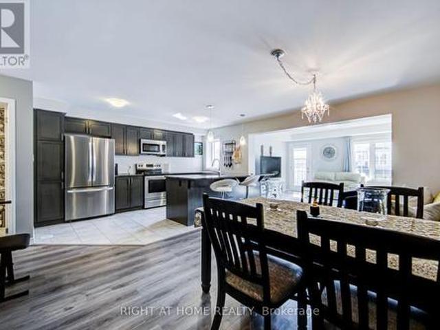 House for sale in Oakville, Golden Horseshoe