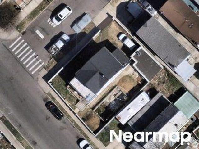 House for sale in Queens, Arverne