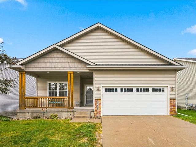Townhouse for sale in Urbandale, Iowa