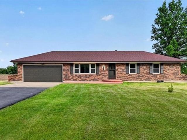 House for sale in Harrisonville, Missouri