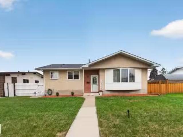 House for sale in Wedgewood, Alberta