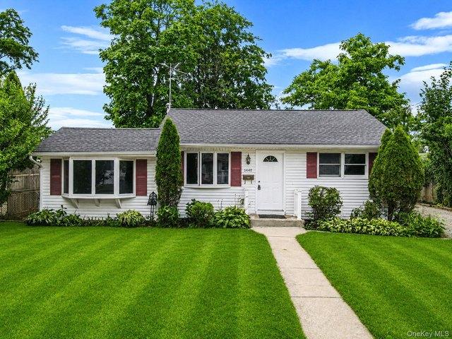 House for sale in Bohemia, New York