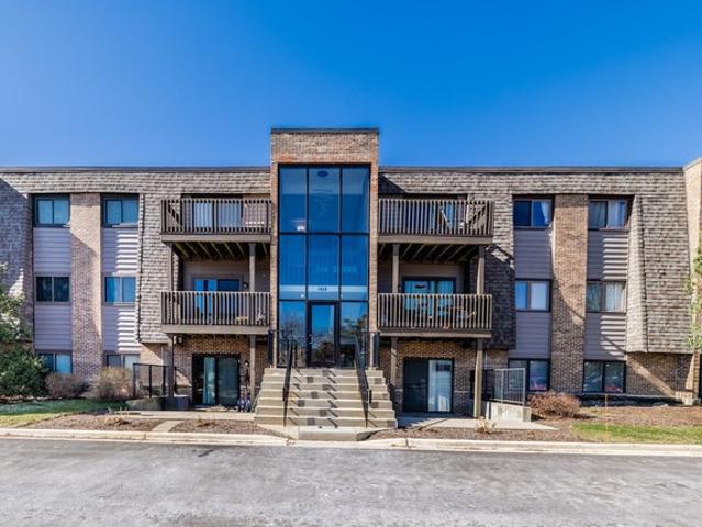 Condo for sale in Wheaton, Illinois
