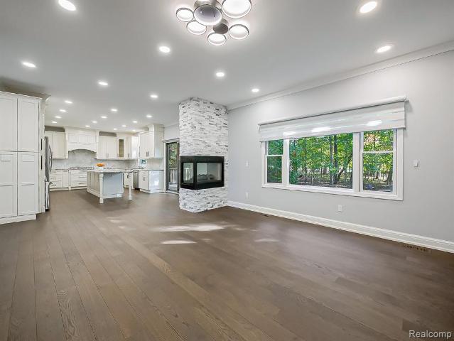 House for sale in Loon Lake Woodlands, Wixom