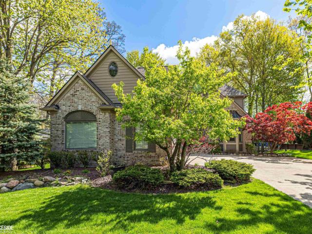 House for sale in Wixom, Michigan